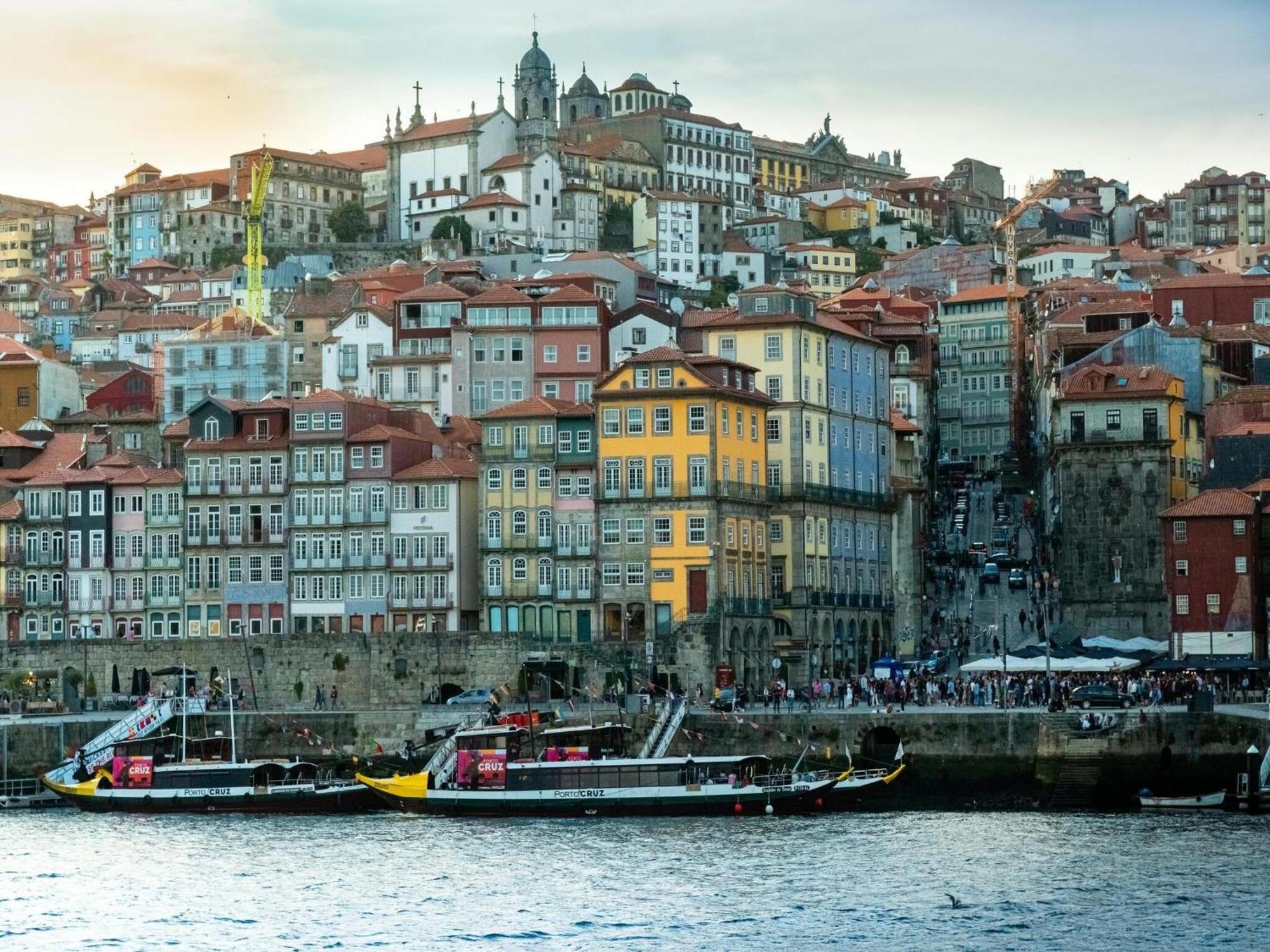 Charming 1-bedroom In Porto