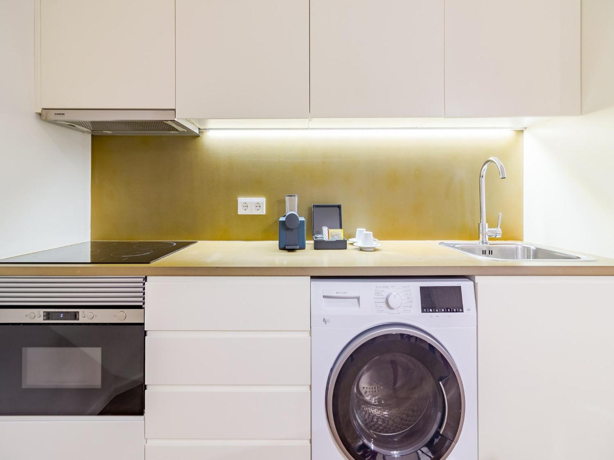 Charming 1-bedroom In Apartamento *